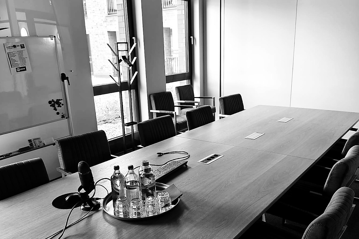 Besprechungsraum am Fenster