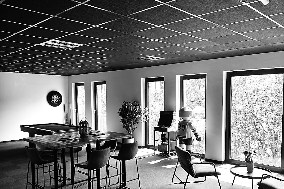 Lounge mit Stehtisch